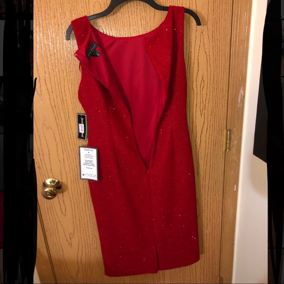 Red and sparkly elegant dress - Picture 2 of 4